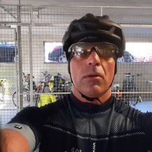 Un peu chaud mais il y a déjà des vélos dans le parc.  Une petite douche et au boulot