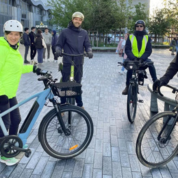 Vélos bus au départ de la gare sud Nantes en direction de l'aéroport Nantes Atlantique_Défi Mobilité 2024