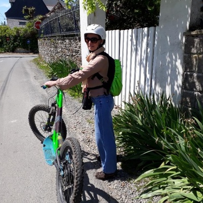 Elodie s'est initiée à la trottinette électrique tout terrain ce weekend.