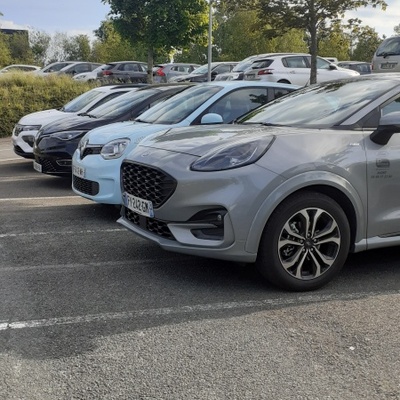 Notre voisin et partenaire Marot automobiles nous prête des véhicules électriques et hybrides sur la semaine du défi. Nos salariés ont pu tester selon leurs envies, et sur leurs trajets quotidiens.