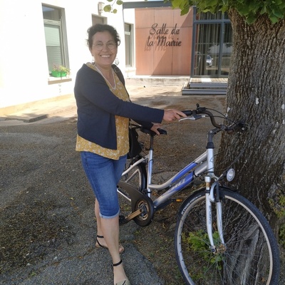 Défi relevé pour Isabelle qui est venu travailler en vélo à la mairie !