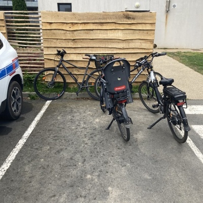 Déjà 4 vélos ce matin à la mairie et du covoiturage !
