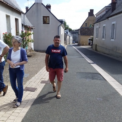 Un elu à pied