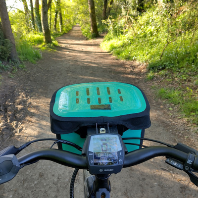 Quelle joie de se rendre au travail dans un si beau cadre de verdure !!