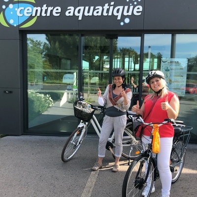 Les agentes du centre aquatique à vélo !
